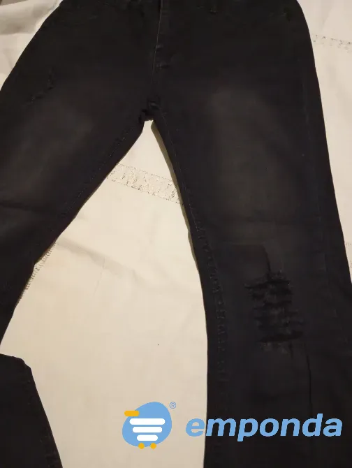 Pantalon de jean semi oxford, con roturas. IMPECABLE Floresta - imagen 2