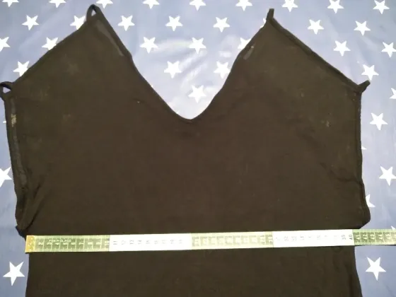 Remera mangas de gasa y hombros descubiertos. IMPECABLE Floresta