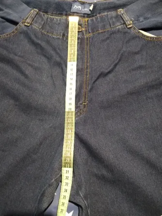 Pantalon rigido clasico de Jean, estilo maternal. IMPECABLE Floresta