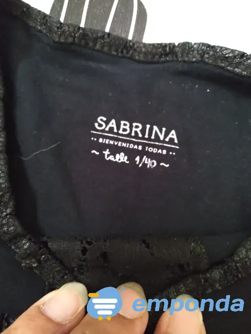 Remera modal y puntilla. Impecable Floresta - imagen 3