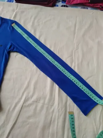 Camiseta, remera manga larga azul Floresta