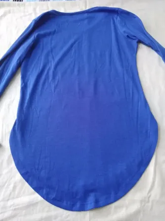 Camiseta, remera manga larga azul Floresta