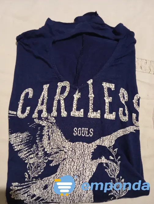 Remera azul, manga larga super amplia. IMPECABLE Floresta - imagen 4