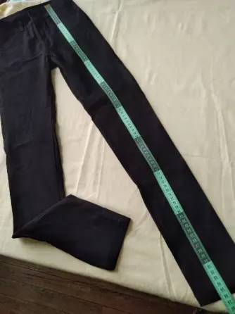 Pantalon, jean de bengalina, elastizado. Impecable Floresta