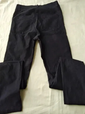 Pantalon, jean de bengalina, elastizado. Impecable Floresta