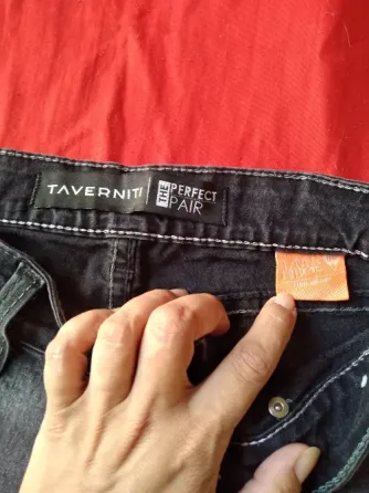 Jean, pantalon elastizado “Taverniti”. Tiro medio. IMPECABLE Floresta