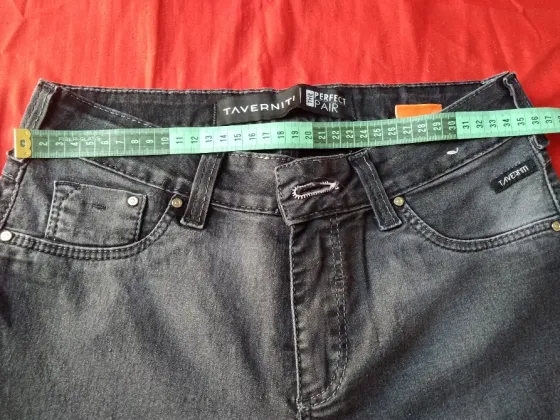 Jean, pantalon elastizado “Taverniti”. Tiro medio. IMPECABLE Floresta