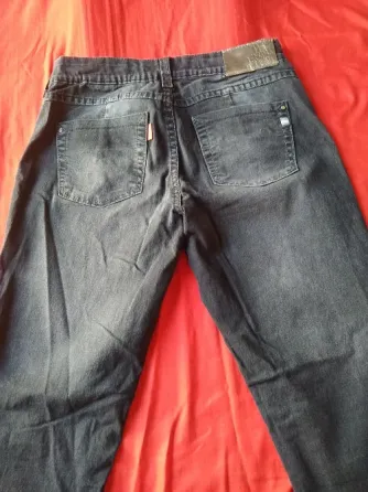 Jean, pantalon elastizado “Taverniti”. Tiro medio. IMPECABLE Floresta