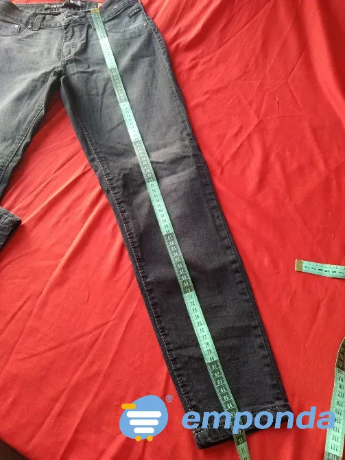 Jean, pantalon elastizado “Taverniti”. Tiro medio. IMPECABLE Floresta - imagen 1