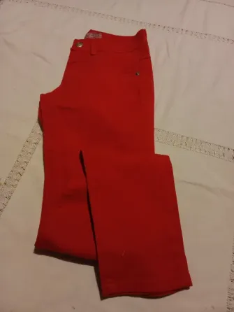 Pantalon de jean, semi elastizado, tiro bajo. NUEVO Floresta