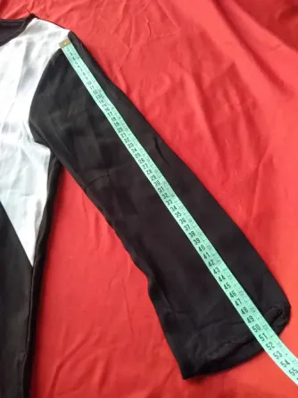 Blusa, camisola tricolor de mangas ¾. “Cuesta Blanca" Floresta