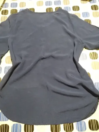 Camisola, blusa azul, escote redondo Floresta