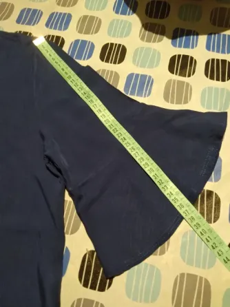 Camisola, blusa azul, escote redondo Floresta