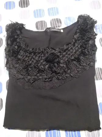 Blusa, camisola con pechera de raso. “Motivi”. IMPECABLE Floresta