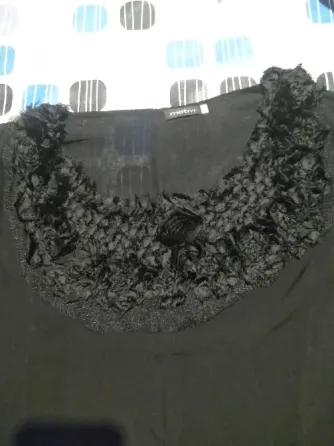 Blusa, camisola con pechera de raso. “Motivi”. IMPECABLE Floresta