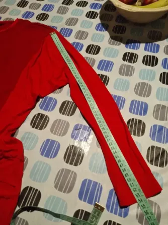 Blusa irregular, transparencia y modal. IMPECABLE Floresta