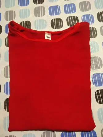 Blusa irregular, transparencia y modal. IMPECABLE Floresta