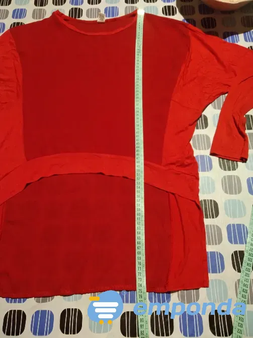 Blusa irregular, transparencia y modal. IMPECABLE Floresta - imagen 1