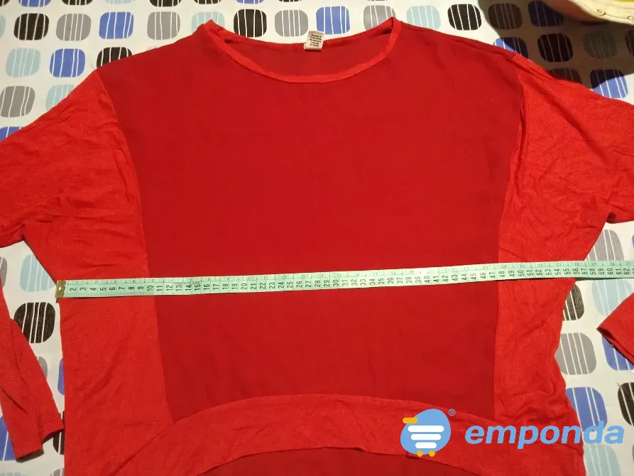 Blusa irregular, transparencia y modal. IMPECABLE Floresta - imagen 2