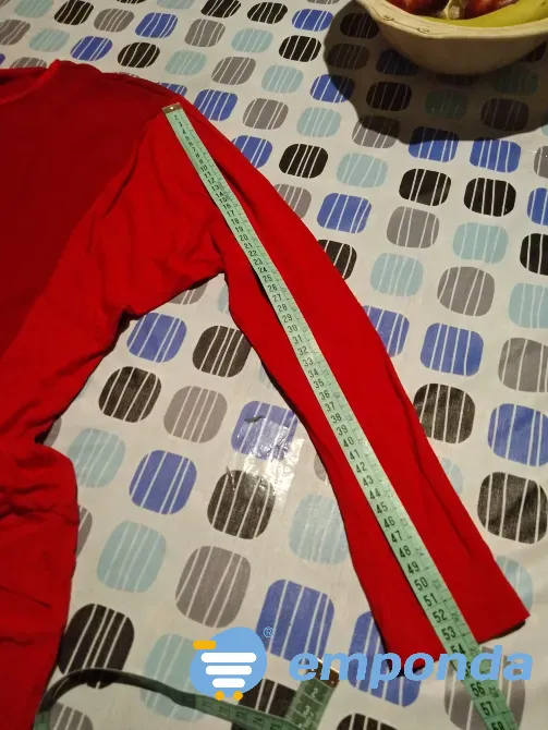 Blusa irregular, transparencia y modal. IMPECABLE Floresta - imagen 3