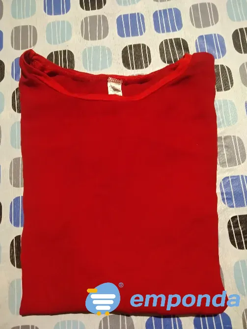 Blusa irregular, transparencia y modal. IMPECABLE Floresta - imagen 5