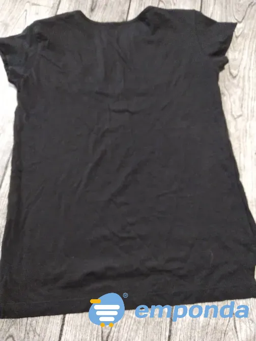 Remera de mujer con pechera bordada “Taverniti”. IMPECABLE Floresta - imagen 3