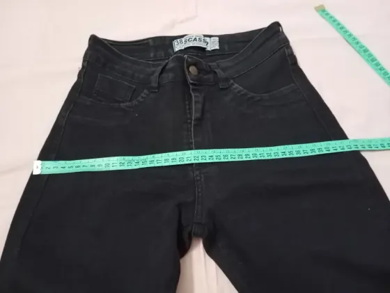 Pantalon, jean chupin semi elastizado. IMPECABLE Floresta