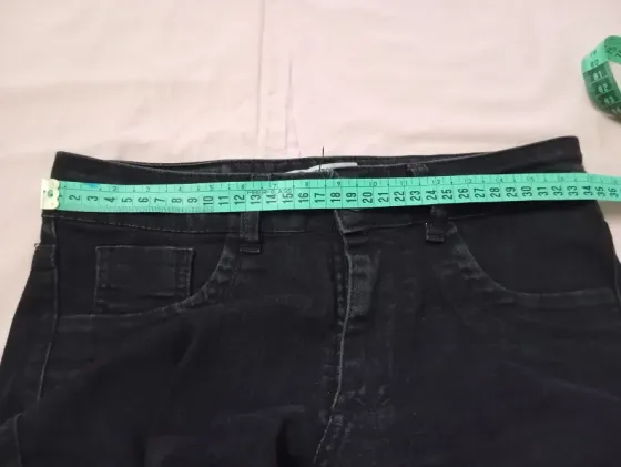 Pantalon, jean chupin semi elastizado. IMPECABLE Floresta