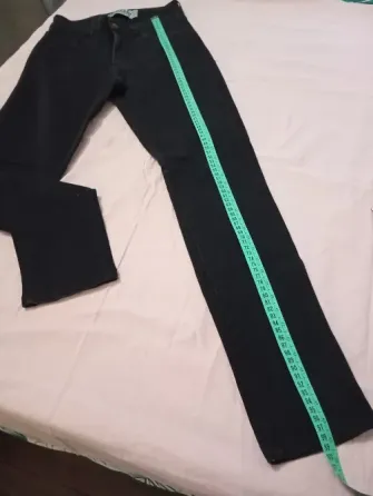 Pantalon, jean chupin semi elastizado. IMPECABLE Floresta