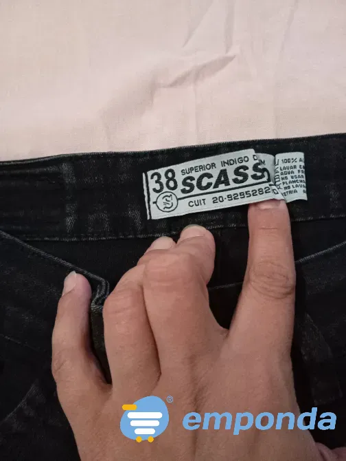 Pantalon, jean chupin semi elastizado. IMPECABLE Floresta - imagen 5