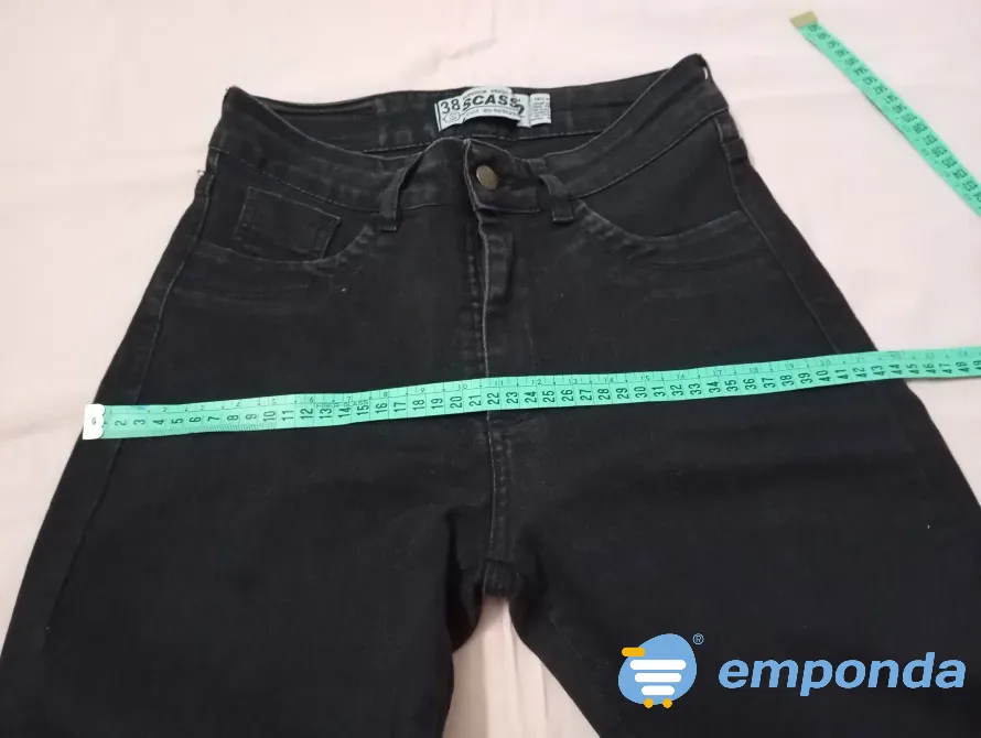 Pantalon, jean chupin semi elastizado. IMPECABLE Floresta - imagen 3