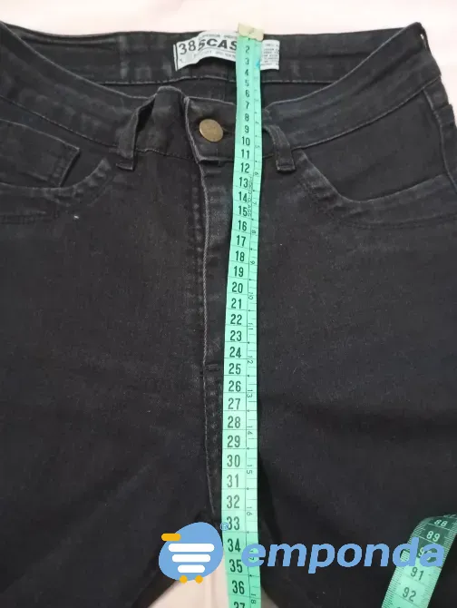 Pantalon, jean chupin semi elastizado. IMPECABLE Floresta - imagen 4