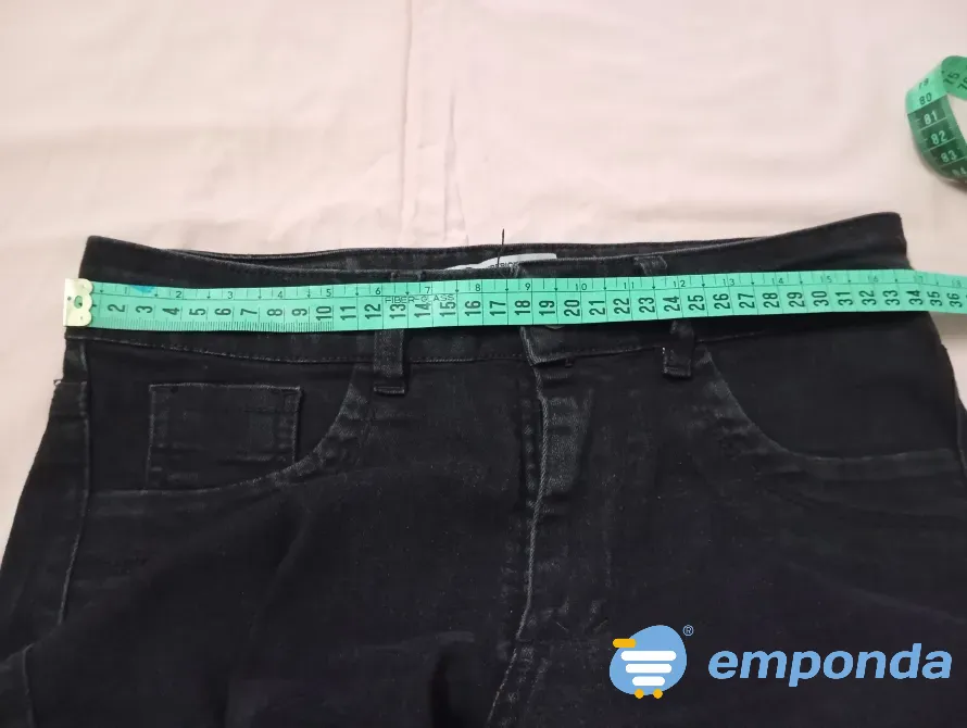 Pantalon, jean chupin semi elastizado. IMPECABLE Floresta - imagen 2