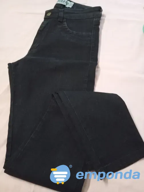 Pantalon, jean chupin semi elastizado. IMPECABLE Floresta - imagen 7