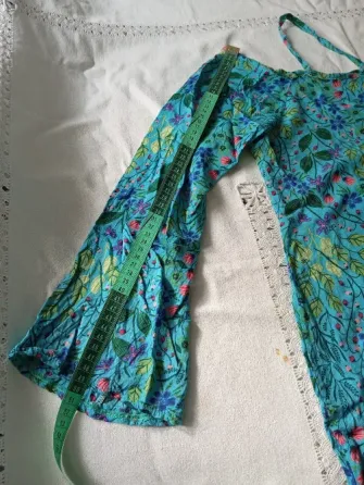 Camisola, vestido hombros descubiertos, hermoso diseño Floresta