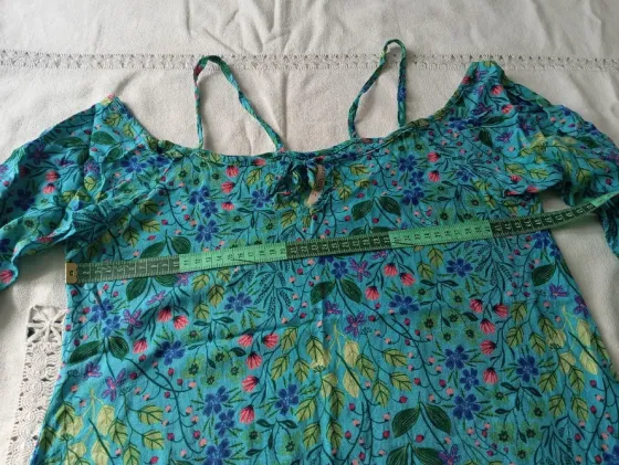 Camisola, vestido hombros descubiertos, hermoso diseño Floresta