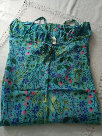 Camisola, vestido hombros descubiertos, hermoso diseño Floresta