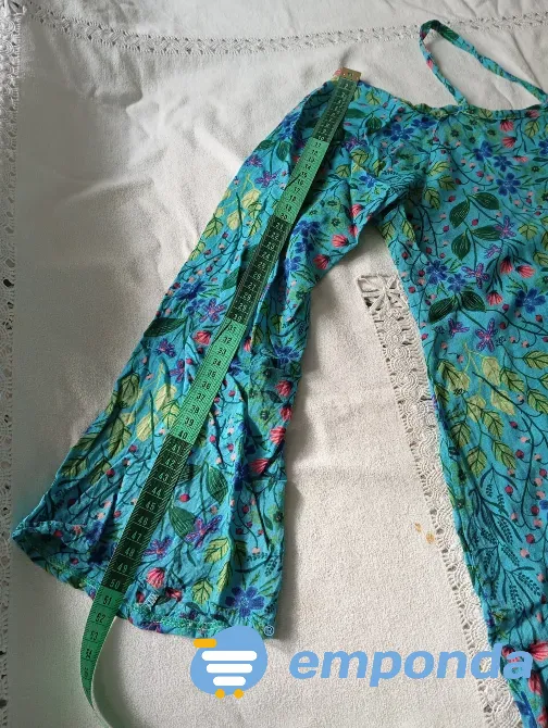 Camisola, vestido hombros descubiertos, hermoso diseño Floresta - imagen 3