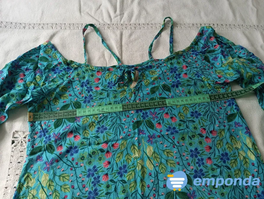 Camisola, vestido hombros descubiertos, hermoso diseño Floresta - imagen 2