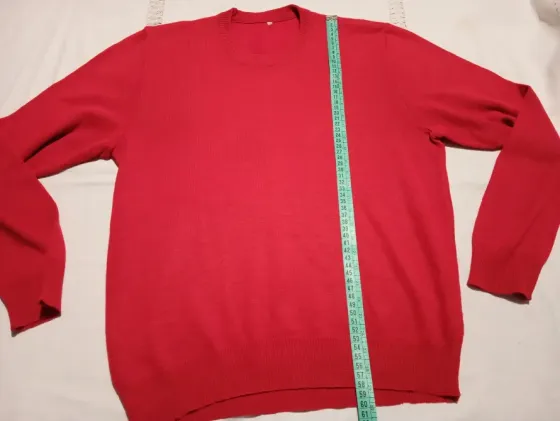 Sweater, saquito escote redondo super fino. IMPECABLE Floresta