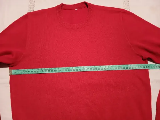 Sweater, saquito escote redondo super fino. IMPECABLE Floresta