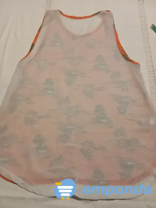 Musculosa combinada, espalda transparente. IMPECABLE Floresta - imagen 3