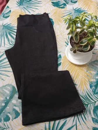 Pantalon tipo calza, simil jean, capri (Nuevo s/etiq) Floresta