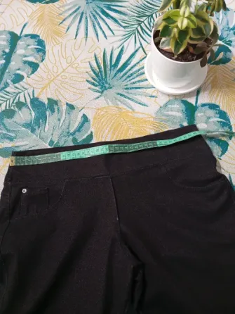 Pantalon tipo calza, simil jean, capri (Nuevo s/etiq) Floresta