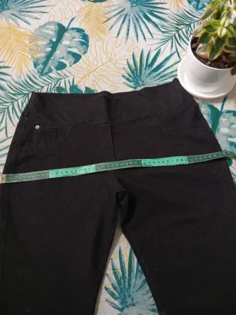 Pantalon tipo calza, simil jean, capri (Nuevo s/etiq) Floresta