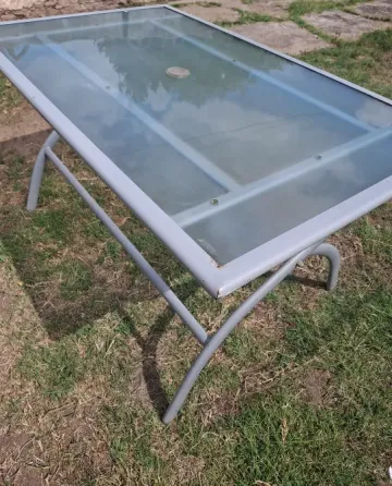 Mesa de Jardin caño y vidrio Esteban Echeverría