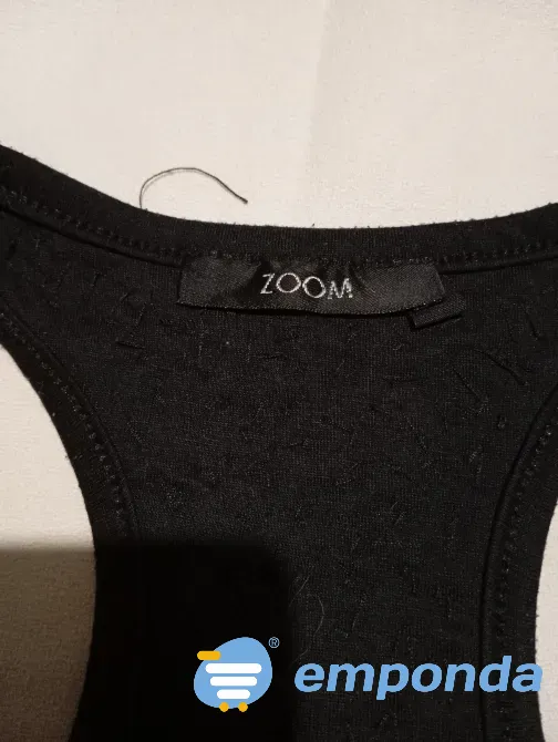 Musculosa larga evase, con detalle de lentejuelas. IMPECABLE Floresta - imagen 3