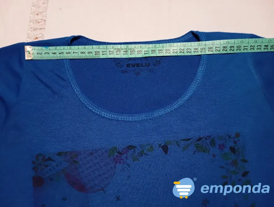 Remera manga larga, camiseta estampada. IMPECABLE) Floresta - imagen 3