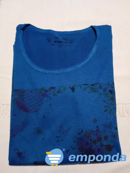 Remera manga larga, camiseta estampada. IMPECABLE) Floresta - imagen 6