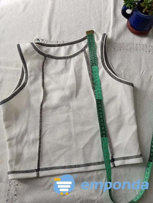 Top blanco con costuras a la vista (Nuevo s/etiq) Floresta - imagen 1